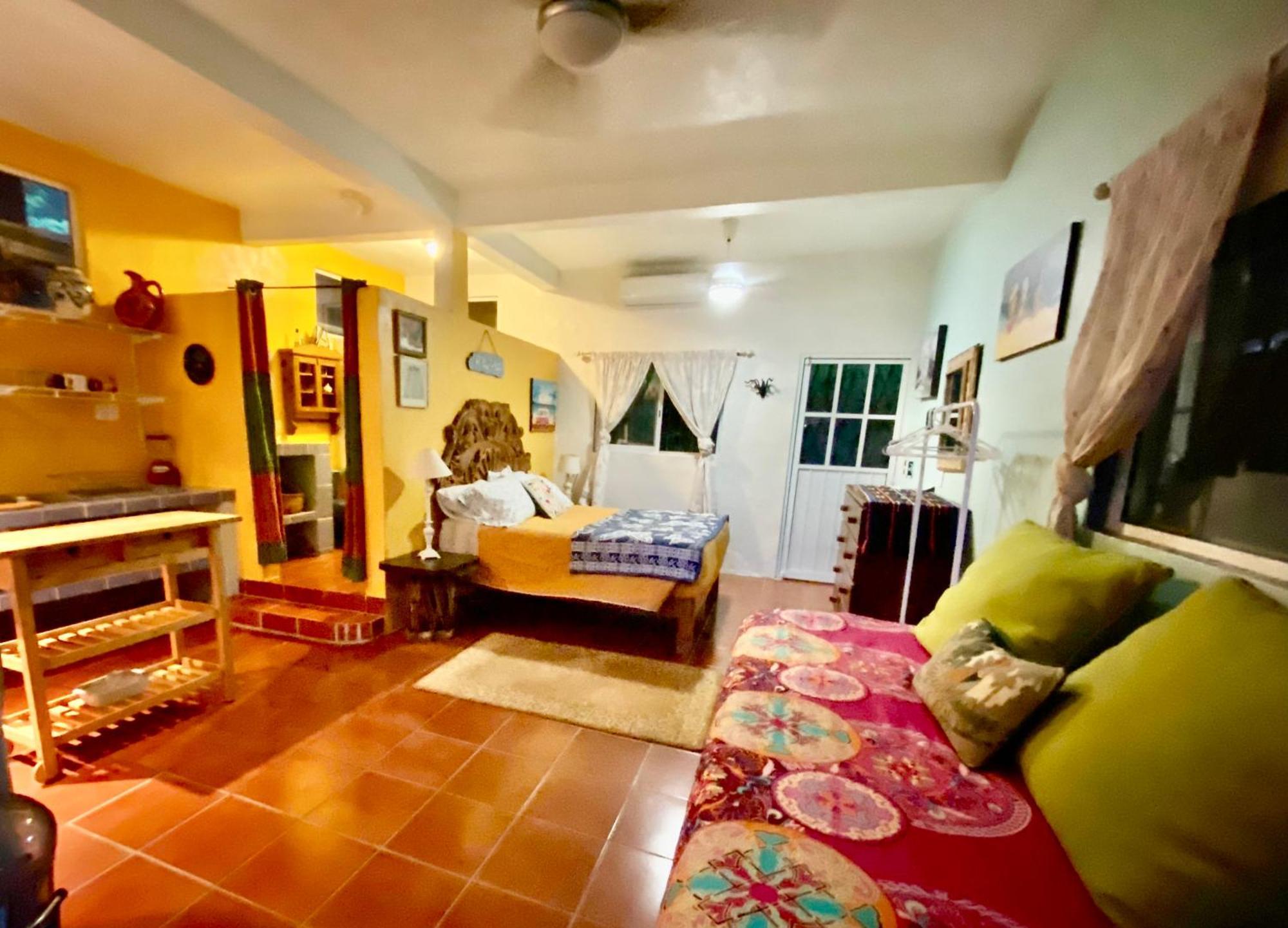Casa Cereza Apartments Пуэрто-Вальярта Экстерьер фото